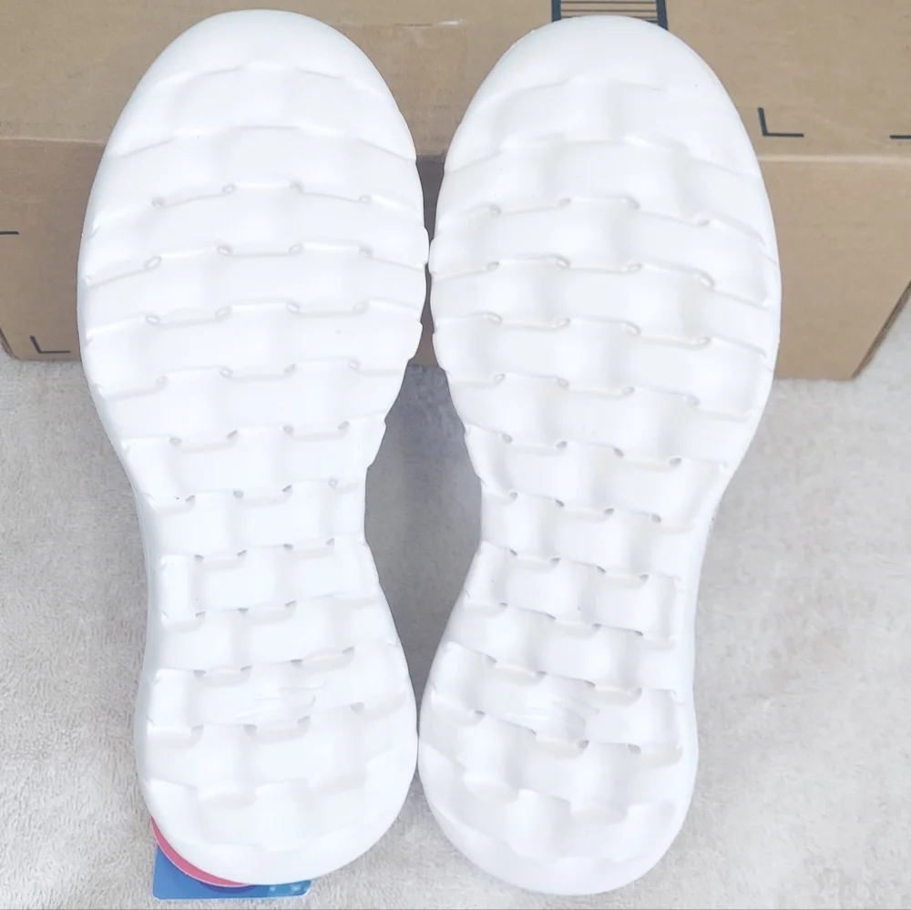 Skechers GO Walk Women's Slip-On Walking Shoe in Light Pink Size 6 NWT - Picture 10 of 10